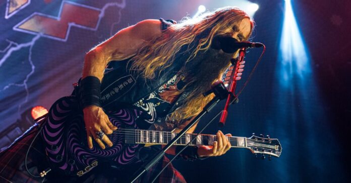 Zakk Wylde durante show no festival Best of Blues and Rock 2024, com o projeto Zakk Sabbath