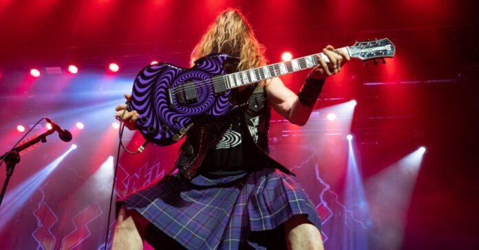 Zakk Wylde durante show no festival Best of Blues and Rock 2024, com o projeto Zakk Sabbath