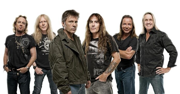 O Iron Maiden, integrado por Bruce Dickinson, Steve Harris, Dave Murray, Adrian Smith, Janick Gers e Nicko McBrain