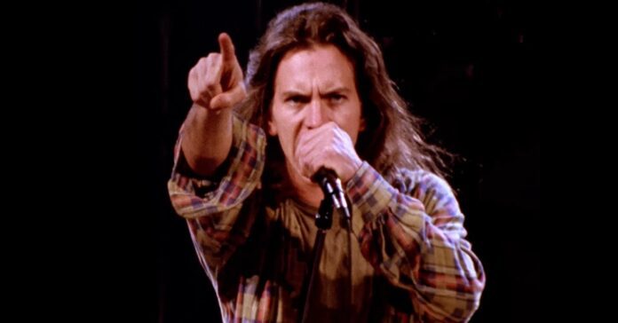 O vocalista do Pearl Jam, Eddie Vedder, no início da década de 1990